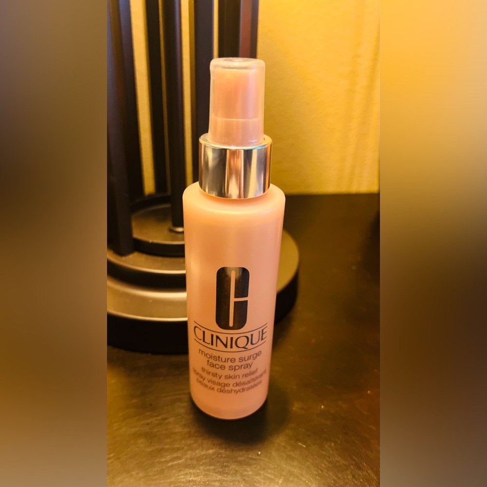 Clinique Moisture Surge Face Spray